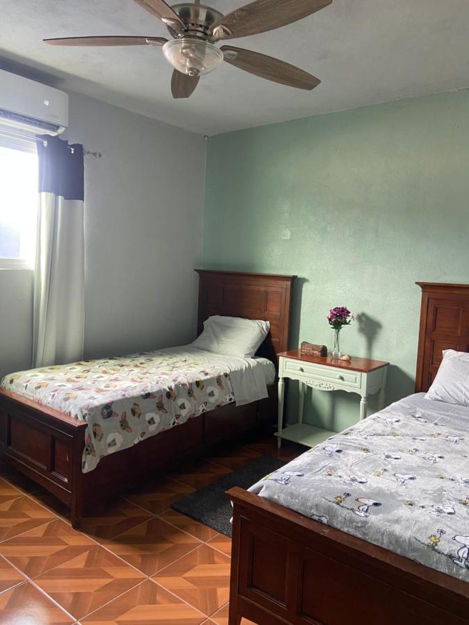 Large 4 Bedroom Home With Gated Parking ปูแอร์โตเปญาสโก ภายนอก รูปภาพ
