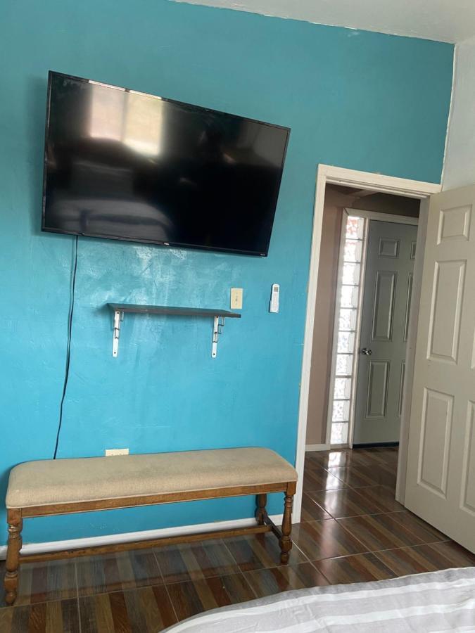 Large 4 Bedroom Home With Gated Parking ปูแอร์โตเปญาสโก ภายนอก รูปภาพ